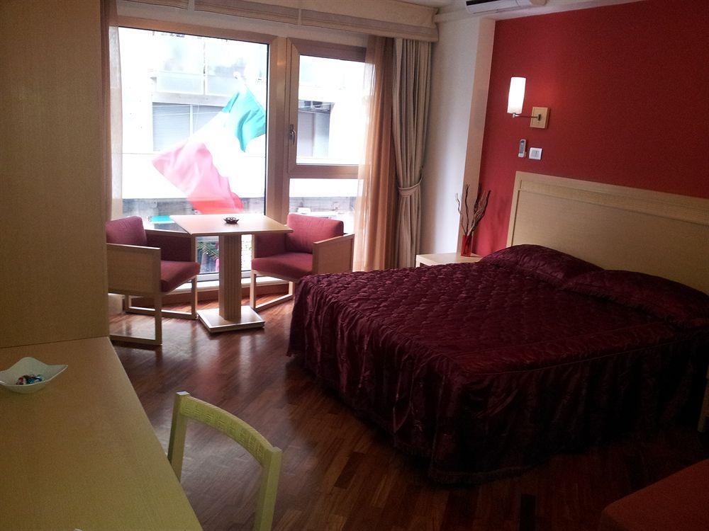 Crossing - & Comforts 2* Catane