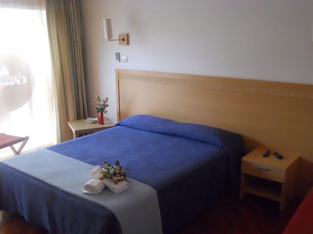 Crossing - & Comforts 2* Catane