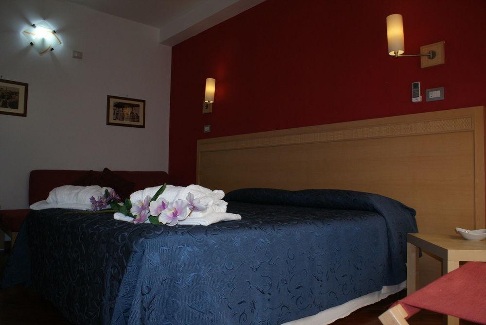 Crossing - & Comforts Couette-café 2*