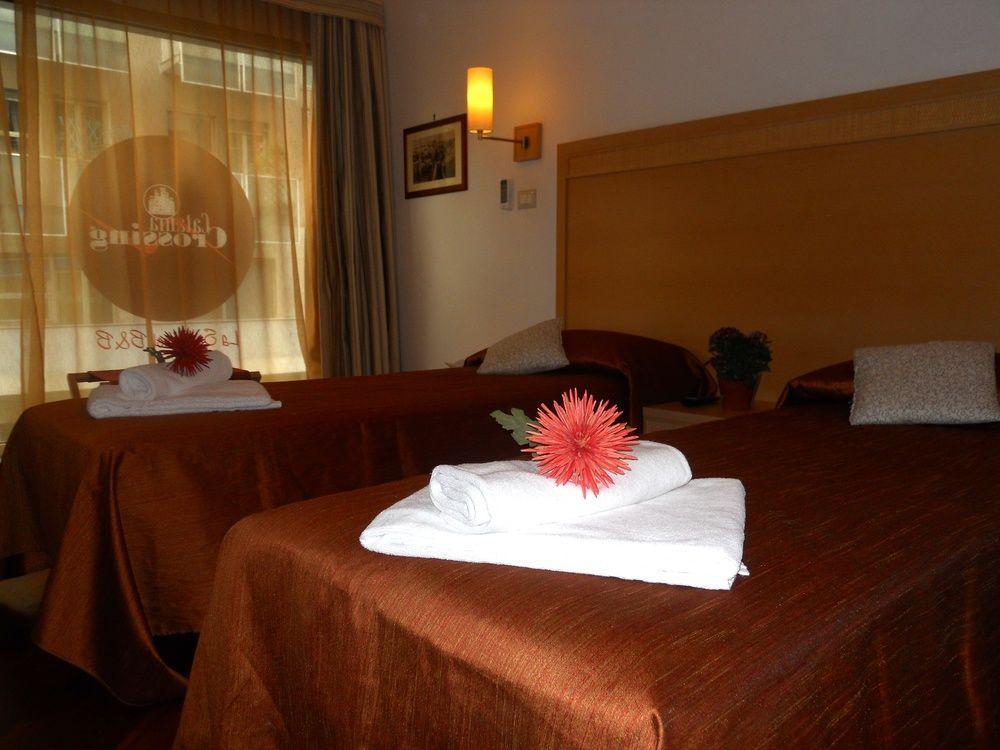 Bed & Breakfast Crossing - & Comforts 2*