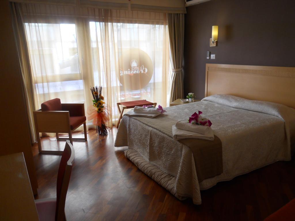 Crossing - & Comforts 2* Catane