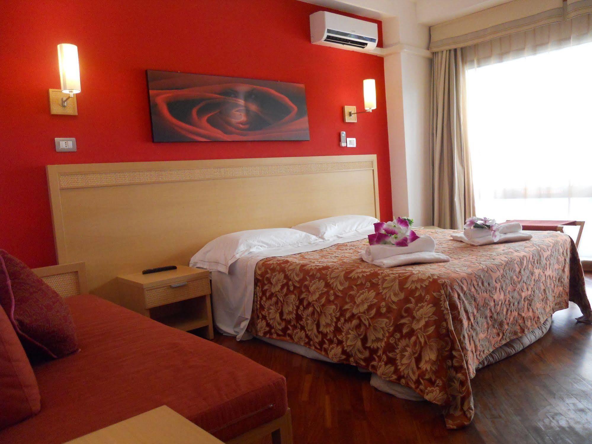 Couette-café Crossing - & Comforts 2*