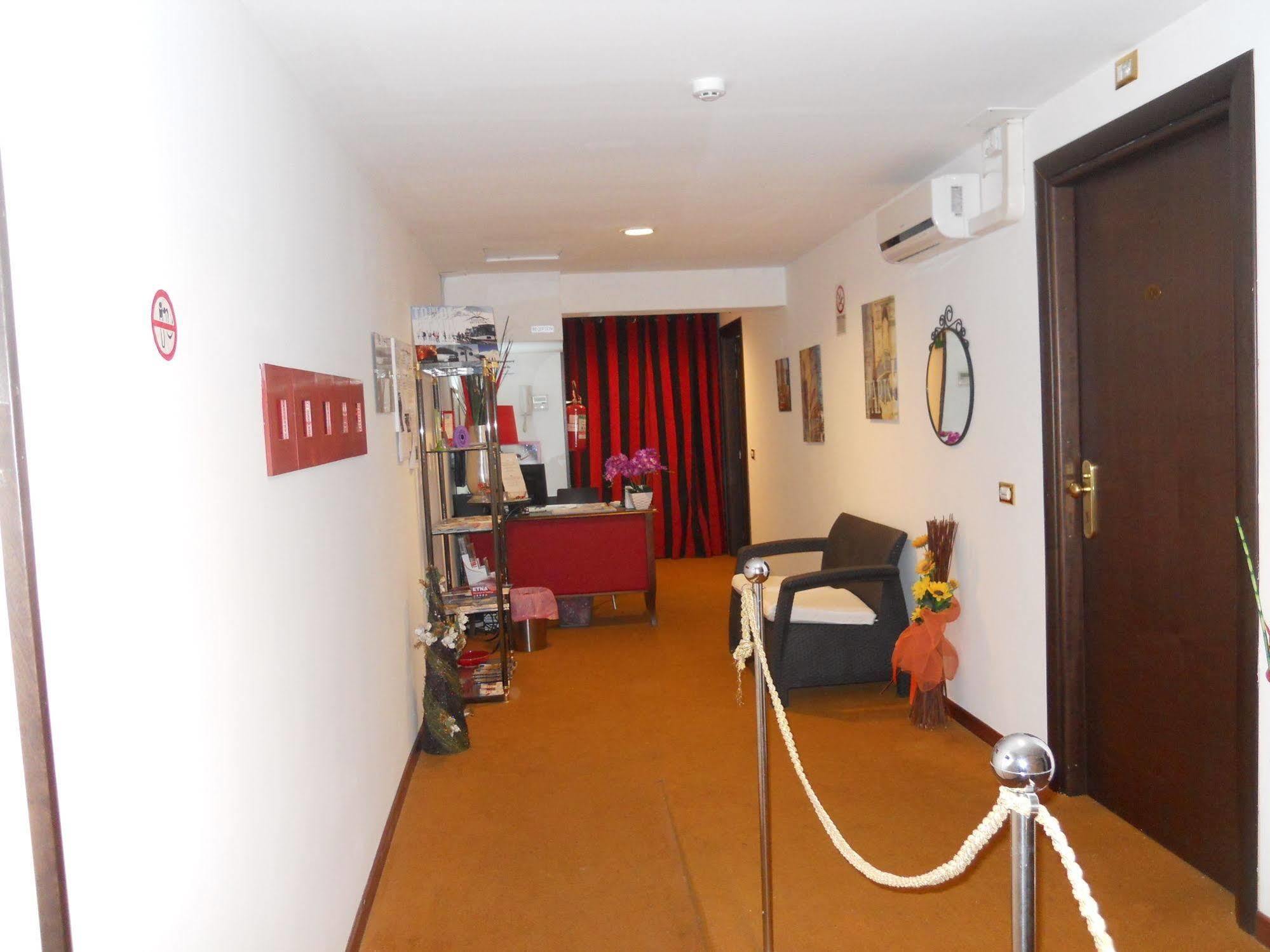 Crossing - & Comforts Bed & Breakfast Catania